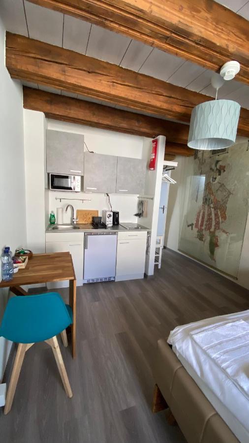 Aux Chambres Du Banneret Невшатель Экстерьер фото